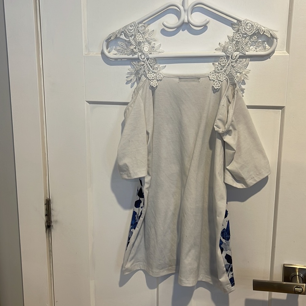 Shirt - Picture 3 of 4